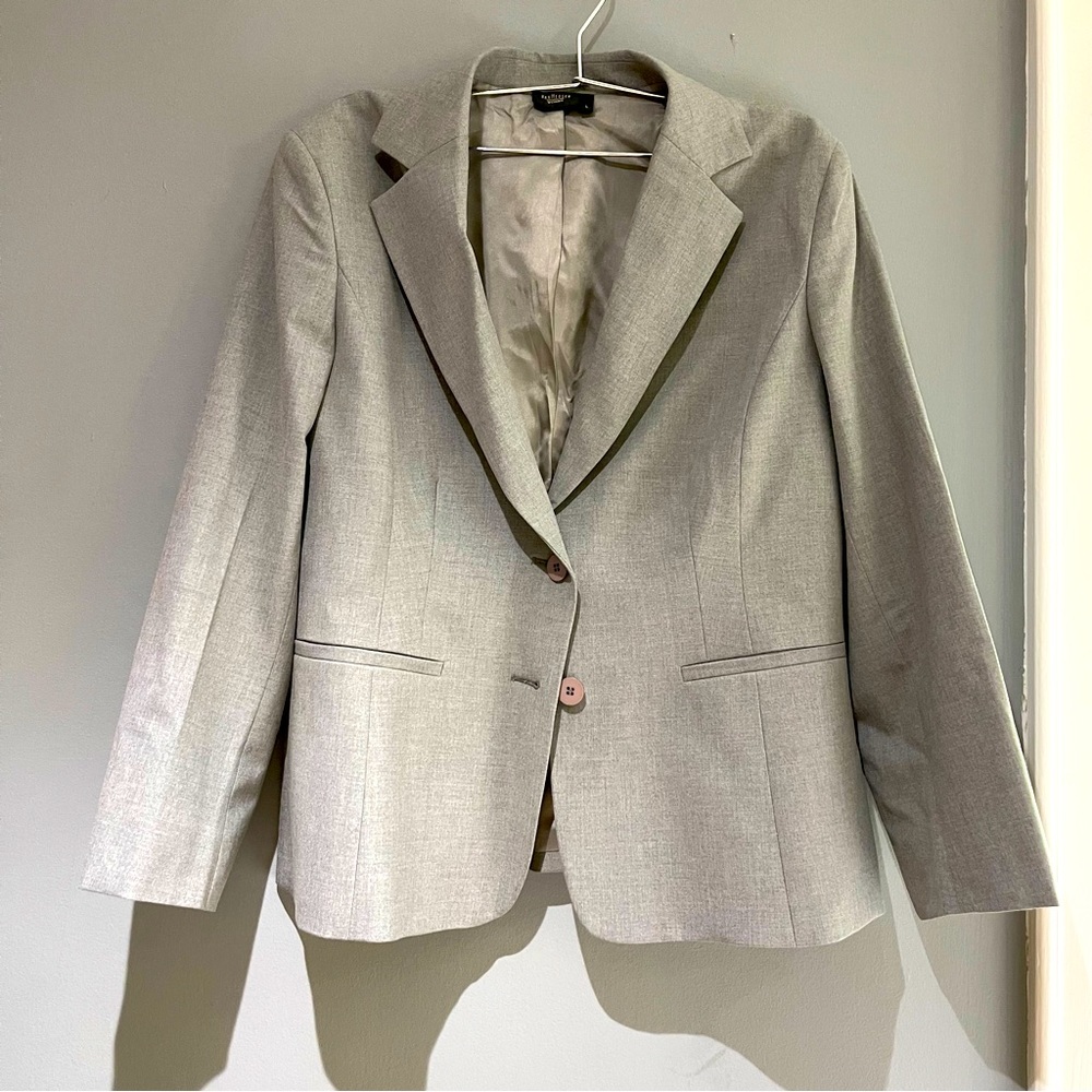 Van-Heusen Women formal jacket size L